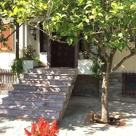 Βίλα Beachfront With Garden Πολύχρονο