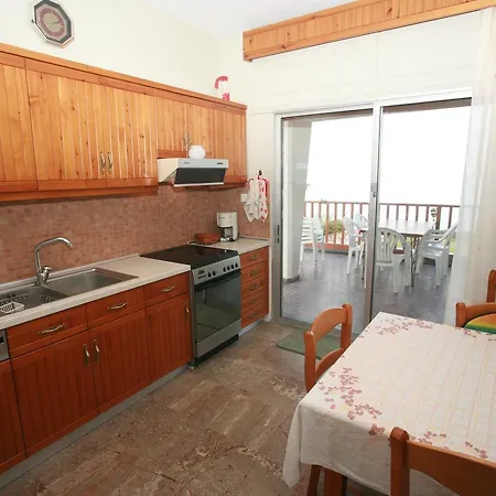 Beachfront With Garden * Πολύχρονο