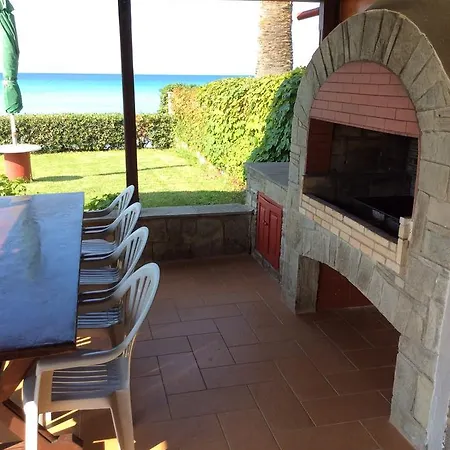 Beachfront With Garden * Πολύχρονο
