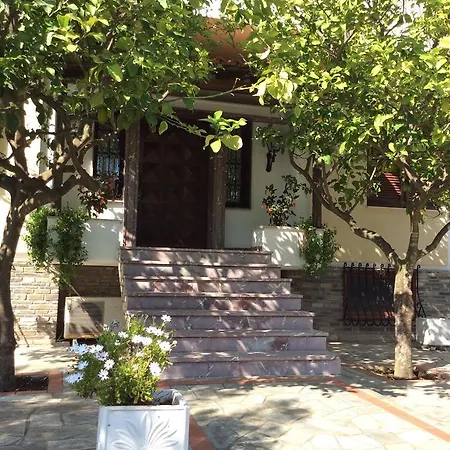 Beachfront With Garden * Πολύχρονο